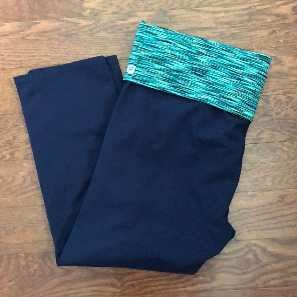Fabletics Salar Capri Leggings